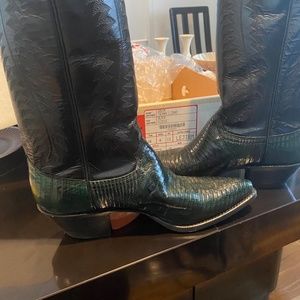 Justin Womens Boots in  BLACK KIDDIE/GREEN IGUANA LIZARD-Never Worn